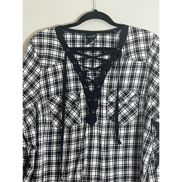 Torrid Top Women 18 Black Lace Up Plaid Preppy Classic Checks Neutral Festive - Picture 3 of 11